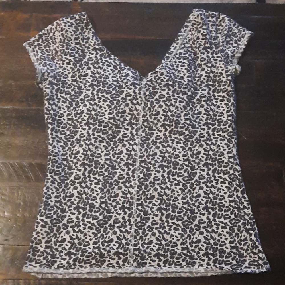 Snow Leopard tee - Picture 6 of 6